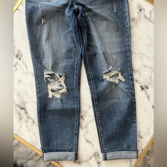 EXPRESS Girlfriend High Rise Stretch Ripped Jeans Size: 4 - Picture 3 of 13